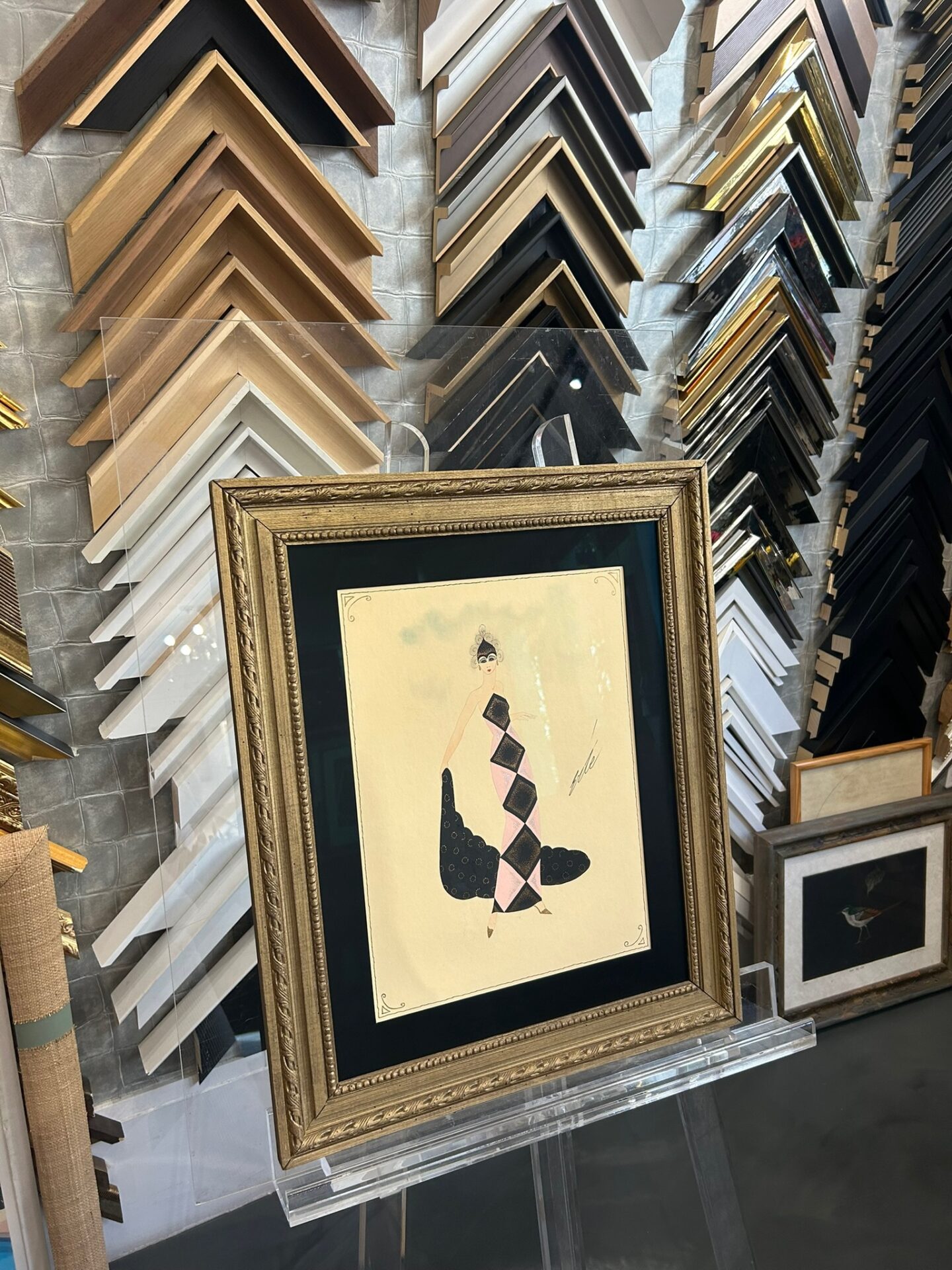 encadrement toile femme d epoque